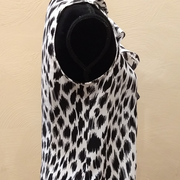 Ann Taylor LOFT petite leopard print short sleeved blouse - Picture 4 of 7